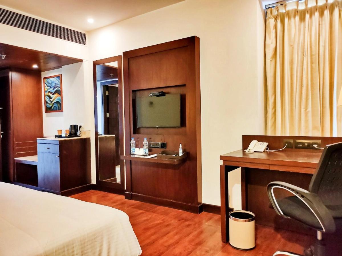 Country Inn & Suites By Radisson, Bhiwadi Extérieur photo